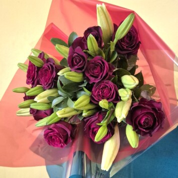 Red Rose &Lilies